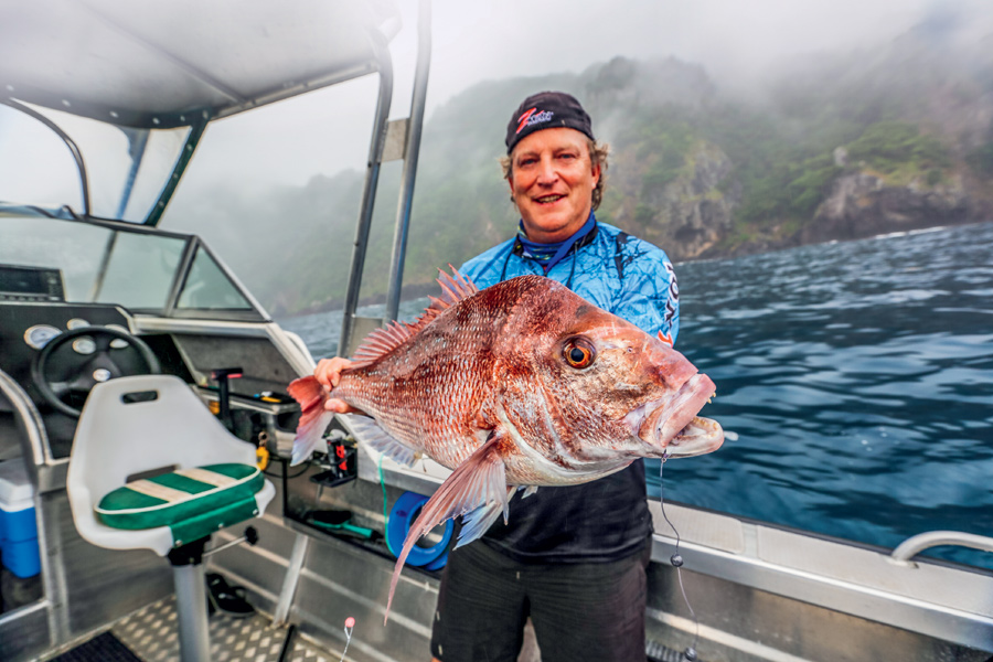 Choosing the Right Hook For Straylining The Fishing site